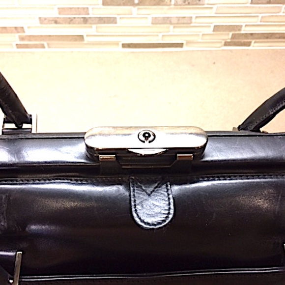 Vintage Via Spiga Fashion All Fine Leather Hand Bag. - Picture 5 of 16